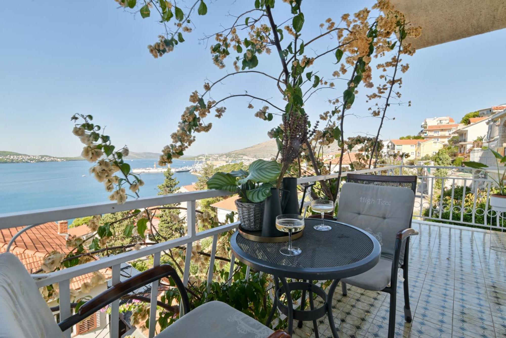 Apartment Spira Puovica Trogir Exterior photo